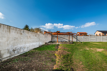 Prodej pozemku 1285 m², Veltruby