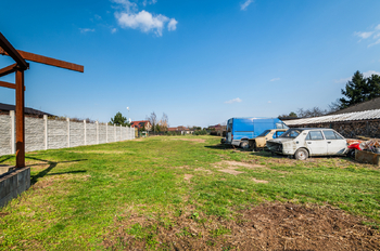 Prodej pozemku 1285 m², Veltruby