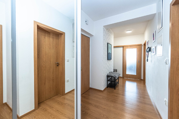 Prodej bytu 3+kk v osobním vlastnictví 97 m², Praha 10 - Hostivař