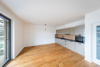 Pronájem bytu 2+kk v osobním vlastnictví 68 m², Praha 8 - Libeň