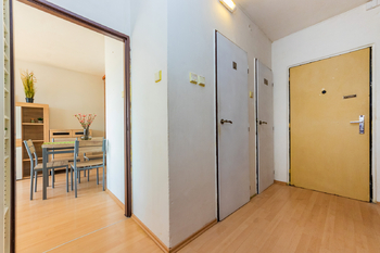 Prodej bytu 1+kk v osobním vlastnictví 37 m², Praha 9 - Prosek