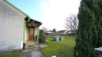 Prodej pozemku 990 m², Pardubice