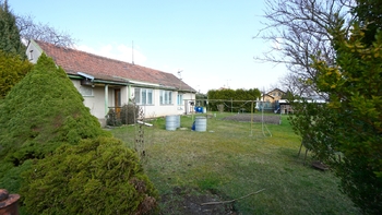 Prodej pozemku 990 m², Pardubice