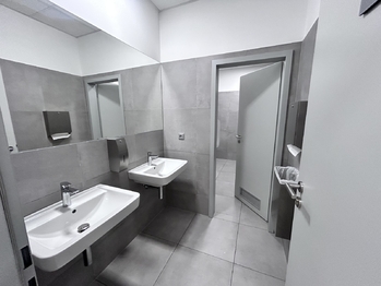 Pronájem kancelářských prostor 200 m², Praha 9 - Vysočany