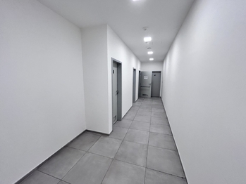 Pronájem kancelářských prostor 200 m², Praha 9 - Vysočany