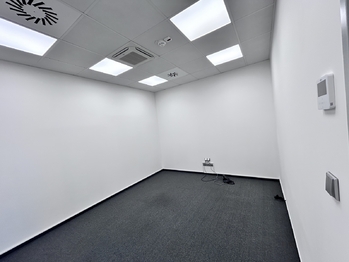 Pronájem kancelářských prostor 200 m², Praha 9 - Vysočany