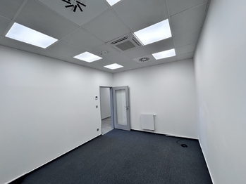 Pronájem kancelářských prostor 200 m², Praha 9 - Vysočany