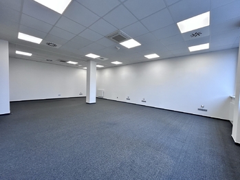 Pronájem kancelářských prostor 200 m², Praha 9 - Vysočany