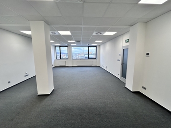 Pronájem kancelářských prostor 200 m², Praha 9 - Vysočany