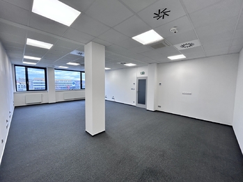 Pronájem kancelářských prostor 200 m², Praha 9 - Vysočany