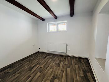 Pronájem bytu 2+1 v osobním vlastnictví 75 m², Bzenec