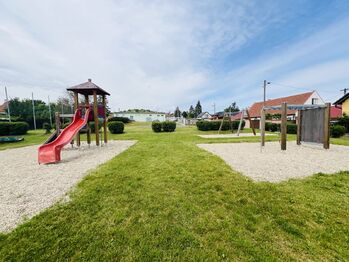 Pronájem bytu 2+1 v osobním vlastnictví 75 m², Bzenec