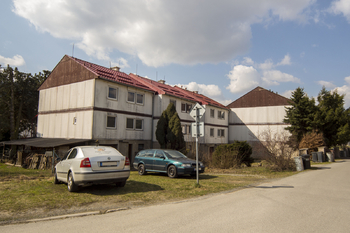 pohled od silnice - Prodej nájemního domu 792 m², Sobotín
