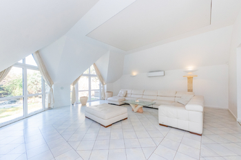 Prodej kancelářských prostor 433 m², Praha 10 - Benice