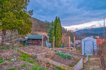 Prodej pozemku 1240 m², Děčín