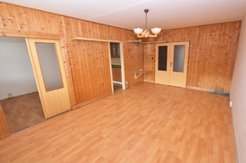 Velmi prostorný obývací pokoj.  - Prodej bytu 3+1 v družstevním vlastnictví 76 m², Neratovice