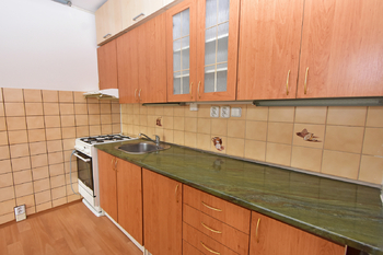 Kuchyně s jídelnou.  - Prodej bytu 3+1 v družstevním vlastnictví 76 m², Neratovice