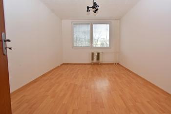 Samostatná ložnice / dětský pokoj.  - Prodej bytu 3+1 v družstevním vlastnictví 76 m², Neratovice