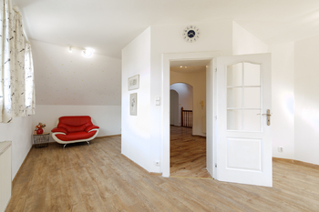 Prodej bytu 6 a více v osobním vlastnictví 347 m², Tuchoměřice