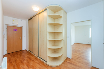 Prodej bytu 2+kk v osobním vlastnictví 60 m², Praha 9 - Kbely