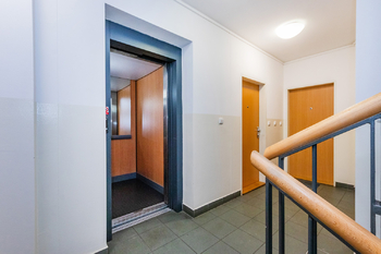 Prodej bytu 2+kk v osobním vlastnictví 60 m², Praha 9 - Kbely