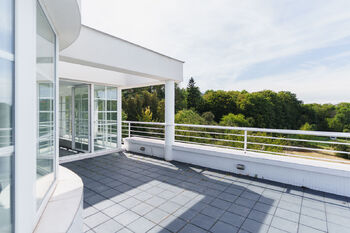 Prodej exkluzivní neofunkcionalistické vily Praha 20 min - Prodej domu 323 m², Podlešín