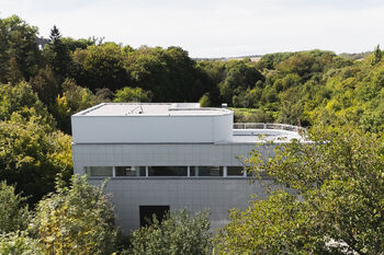 Prodej exkluzivní neofunkcionalistické vily Praha 20 min - Prodej domu 323 m², Podlešín