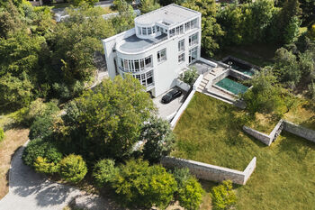 Prodej exkluzivní neofunkcionalistické vily Praha 20 min - Prodej domu 323 m², Podlešín 