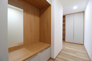 Předsíň - Pronájem bytu 2+kk v osobním vlastnictví 63 m², Praha 9 - Hloubětín