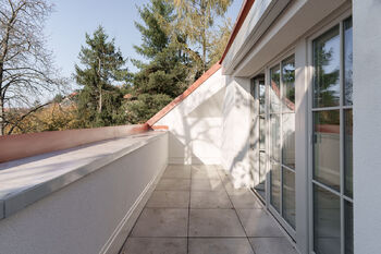 Prodej luxusního viladomu, Praha 10 – Záběhlice, u Hamerského rybníka - Prodej domu 462 m², Praha 10 - Záběhlice