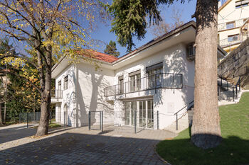 Prodej luxusního viladomu, Praha 10 – Záběhlice, u Hamerského rybníka - Prodej domu 462 m², Praha 10 - Záběhlice