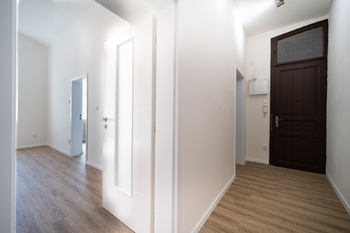 Chodba - Pronájem bytu 2+kk v osobním vlastnictví 44 m², Praha 8 - Libeň