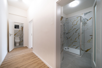 Chodba - Pronájem bytu 2+kk v osobním vlastnictví 44 m², Praha 8 - Libeň