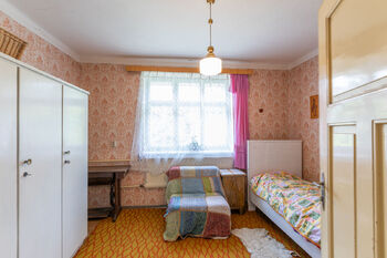 Ložnice v patře - Prodej domu 190 m², Zlatá Olešnice