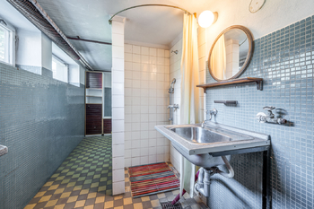 suterén - Prodej domu 280 m², Rudolfov