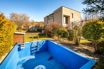 Prodej domu 280 m², Rudolfov