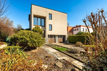 Prodej domu 280 m², Rudolfov