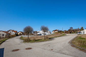 Prodej pozemku 1176 m², Třebíč