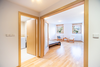 CHODBA - Pronájem bytu 1+1 v osobním vlastnictví 43 m², Praha 5 - Radlice