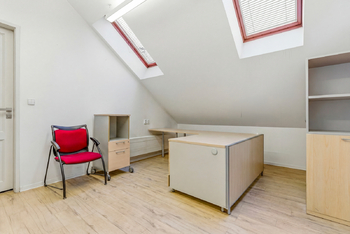 6.NP chodba u schodiště - Pronájem kancelářských prostor 214 m², Praha 5 - Smíchov