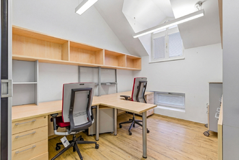 kancelář 5.NP - Pronájem kancelářských prostor 214 m², Praha 5 - Smíchov