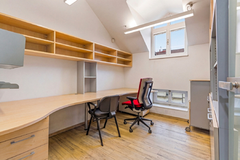 kancelář 5.NP - Pronájem kancelářských prostor 214 m², Praha 5 - Smíchov