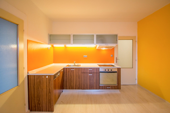 Kuchyň - Pronájem bytu 2+kk v osobním vlastnictví 57 m², Hradec Králové 