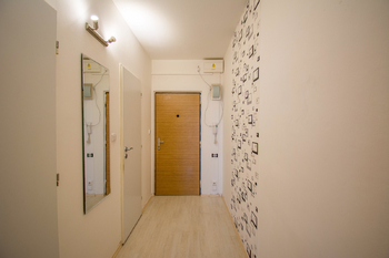 Chodba - Pronájem bytu 2+kk v osobním vlastnictví 57 m², Hradec Králové