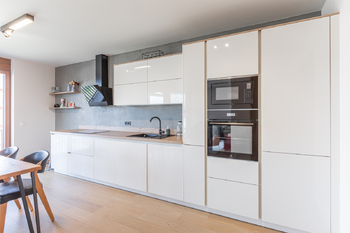 Obývací pokoj s kuchyňským koutem - Pronájem bytu 3+kk v osobním vlastnictví 110 m², Praha 4 - Modřany