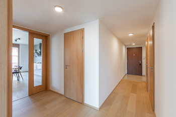 Chodba - Pronájem bytu 3+kk v osobním vlastnictví 110 m², Praha 4 - Modřany