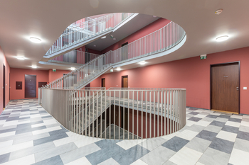 Vstupní hala domu - Pronájem bytu 3+kk v osobním vlastnictví 110 m², Praha 4 - Modřany