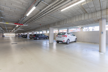 Garážové stání - Pronájem bytu 3+kk v osobním vlastnictví 110 m², Praha 4 - Modřany