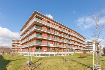 Pohled na dům - Pronájem bytu 3+kk v osobním vlastnictví 110 m², Praha 4 - Modřany 