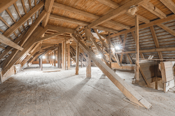 Prodej historického objektu 1000 m², Žerotice